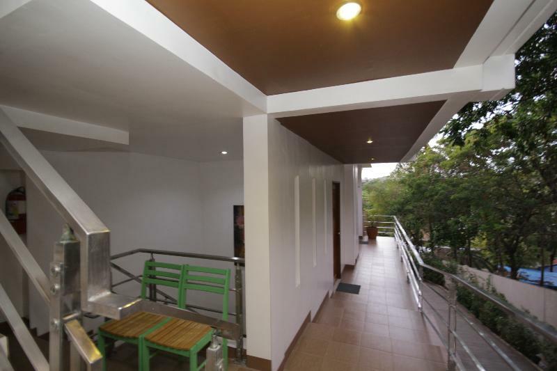 Westcliff Villa By Bluewaves Balabag  Exteriör bild