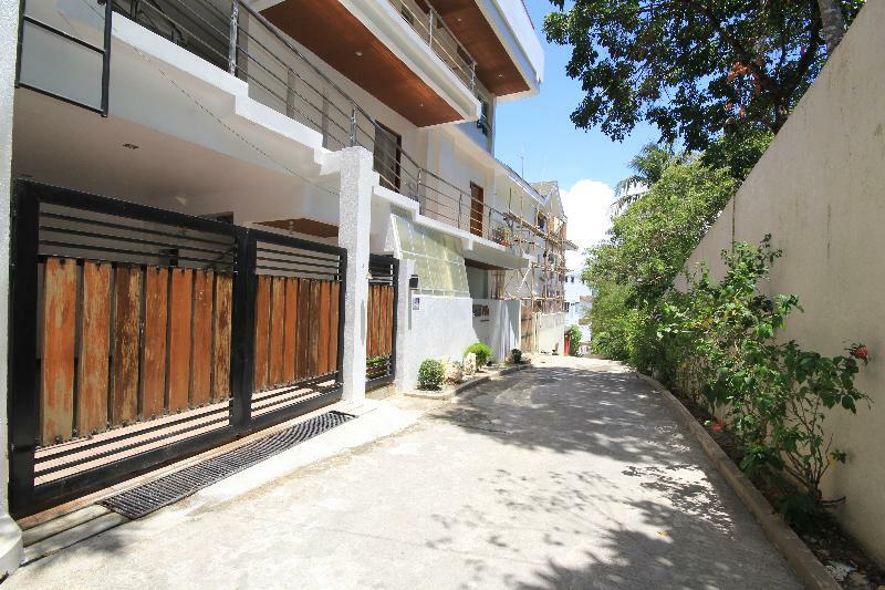 Westcliff Villa By Bluewaves Balabag  Exteriör bild